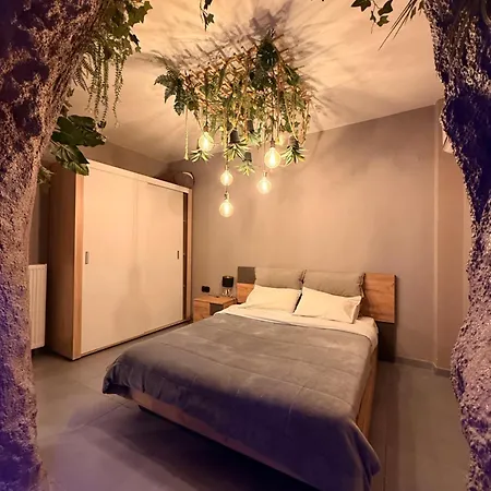 Luxury Cave With Private Jacuzzi & Sauna Apartment