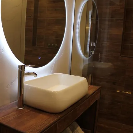 Apartment Luxury Cave With Private Jacuzzi & Sauna